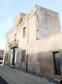 Palazzina nel centro di Tissi