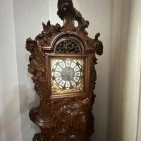 Orologio a pendolo con colonna