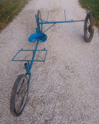 biciclette per raccolta fragole. 