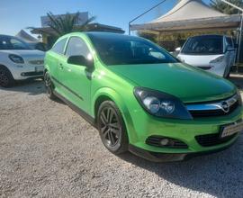 OPEL ASTRA GTC coupé