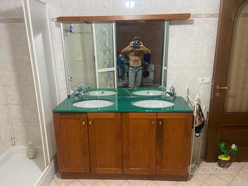 Mobile bagno con top in cristallo laccato spessore