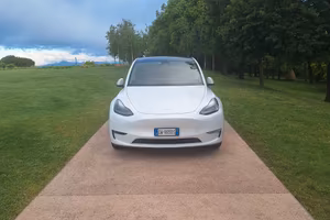 TESLA MOD. Y LONG RANGE 4WD