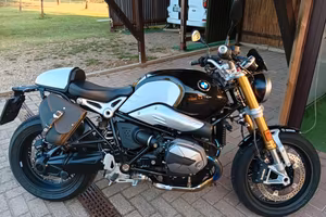 Moto BMW R Ninet