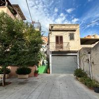 2 LOCALI A PALERMO