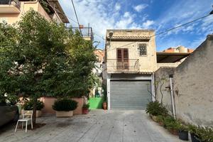 2 LOCALI A PALERMO