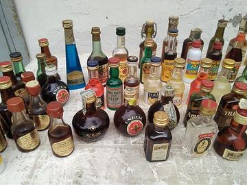 Vecchie Bottiglie mignon di liquore vintage