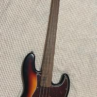 Basso fretless Fender Squier  jazz bass