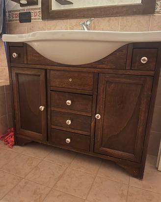 Mobile bagno con specchiera e lavabo
