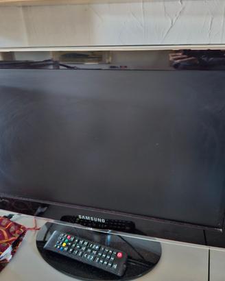 TV Samsung 32" LCD + Decoder Digitale Terrestre
