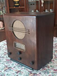 Radio d'epoca a valvole