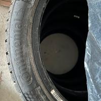 4 Gomme CONTINENTAL Invernali 225/45 VR18 95V