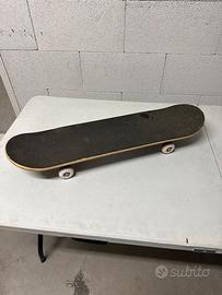 Skateboard Gorilla squad hillmore