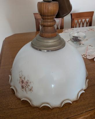 Lampadario vintage vetro opalino e legno