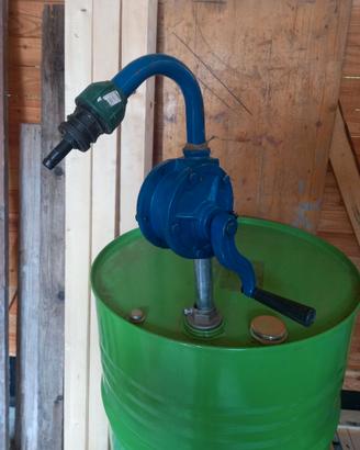bidone + pompa manuale