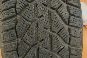 gomme invernali 225/45/17   94v  dot 3222