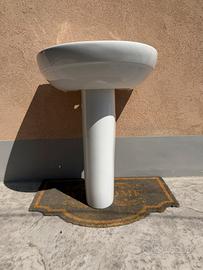 Lavabo con colonna