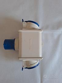 Adattatore multiplo industriale a 2 uscite