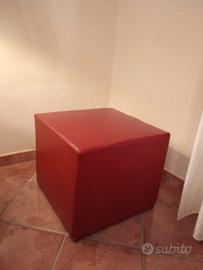 Pouf rosso da arredamento