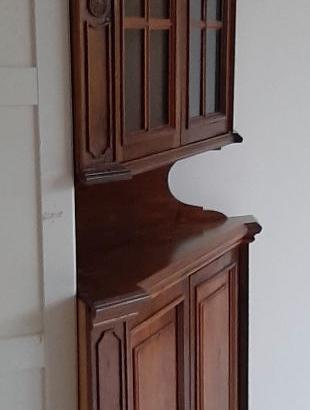 vetrinetta in legno massello di noce