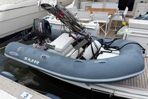 Tender sur marine 290