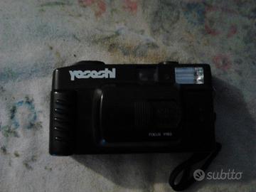 Tradizionale macchinetta fotografica