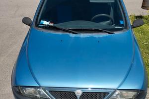 lancia y 