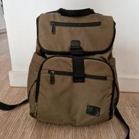 Zaino multitasche per cambio neonato.