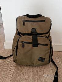 Zaino multitasche per cambio neonato.