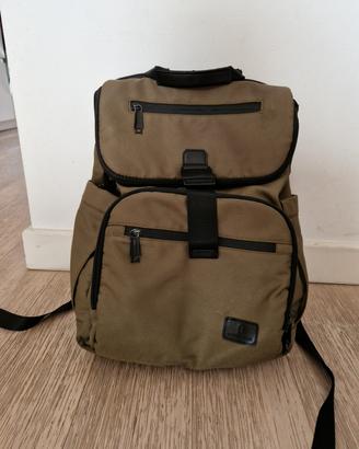 Zaino multitasche per cambio neonato.