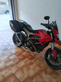 Ducati hyperstrada 821