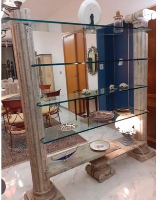Libreria in marmo e cristallo