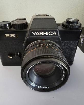 Lotto Yashica con lenti (vedi foto)