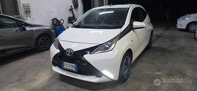 Toyota Aygo 1.0 VVT-i 69 CV 3 porte x-clusiv