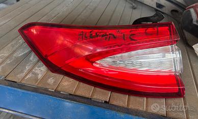 Fanale Faro Posteriore sinistro Maserati Levante
