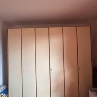 Armadio classico in legno