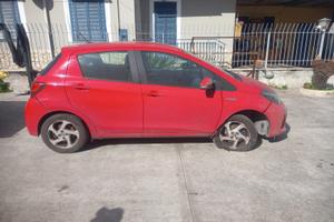 Toyota Yaris sinistrata  incidentata automatica