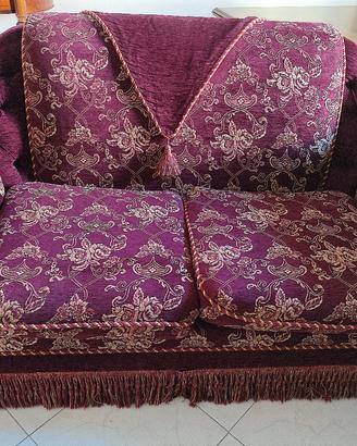 coppia di divani classici oro e amaranto 