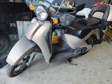Aprilia scarabeo 150cc