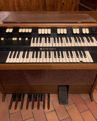 Hammond L122 S e Leslie 760