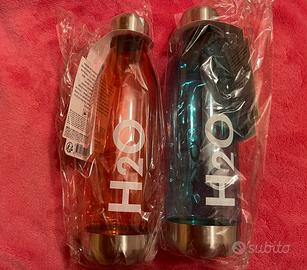 Borracce sports con scritta H2O
