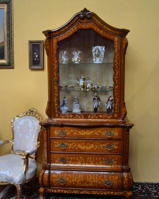 Vetrina doppio corpo stile olandese