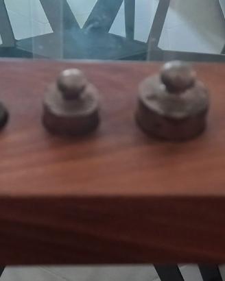 set 7 pesi antichi per bilancia