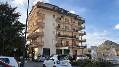 NOCERA SUPERIORE - IN PARCO CON GARAGE!