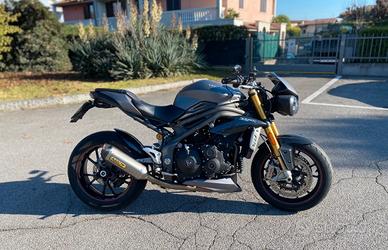 Triumph speed triple 1050