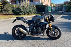 Triumph speed triple 1050