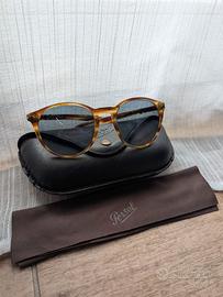 Occhiali da sole Persol PO3152S con lenti blu