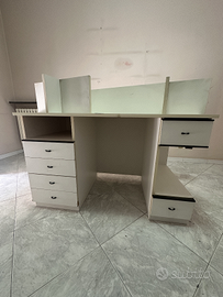 Scrivania per stanzetta