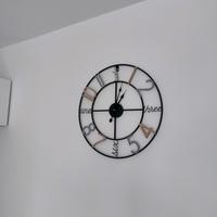 Orologio da parete in metallo 