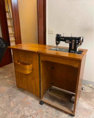 Macchina da cucire vintage