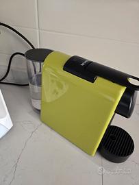 Macchina Nespresso caffe essenza mini verde